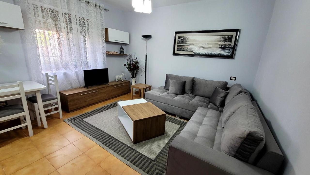Tuana'S Apartment Shkodër Exteriör bild